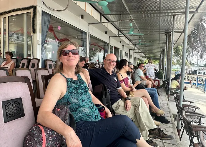 Khách sạn Discovery Travel Hạ Long
